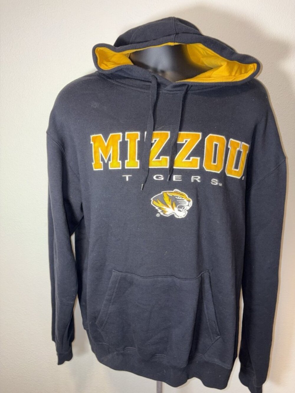 Mizzou University Of Missouri Men XL Hoodie Pullover Gold Black Pull Over